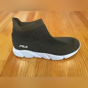 FILA Sauza Stretch Knit Olive Green Hi-Top Sneakers Size 9